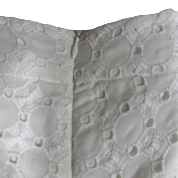 Caractère White High Waist Eyelet Embroidered Shorts – Lined, Elegant Size: 8 - Picture 3 of 16
